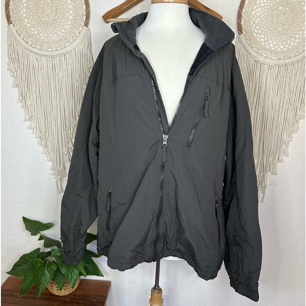 Duluth trading Co. gray zip front zip pockets jacket men’s XL